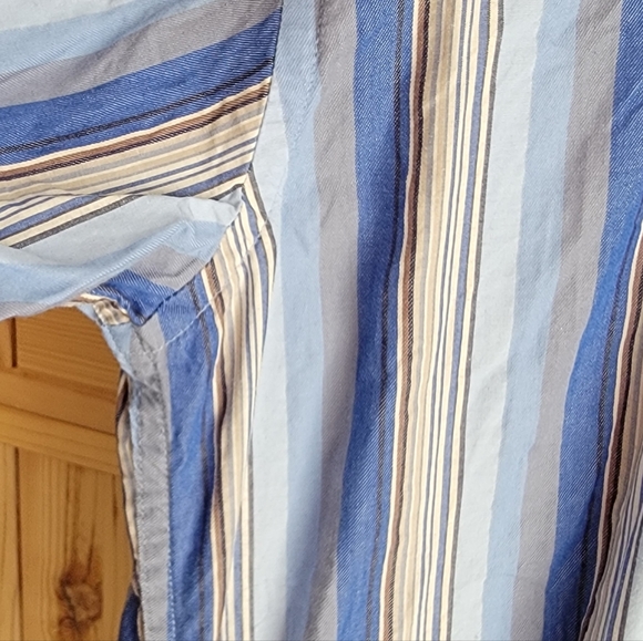 Men's Office Wear Button Down Shirt - Picture 4 of 10